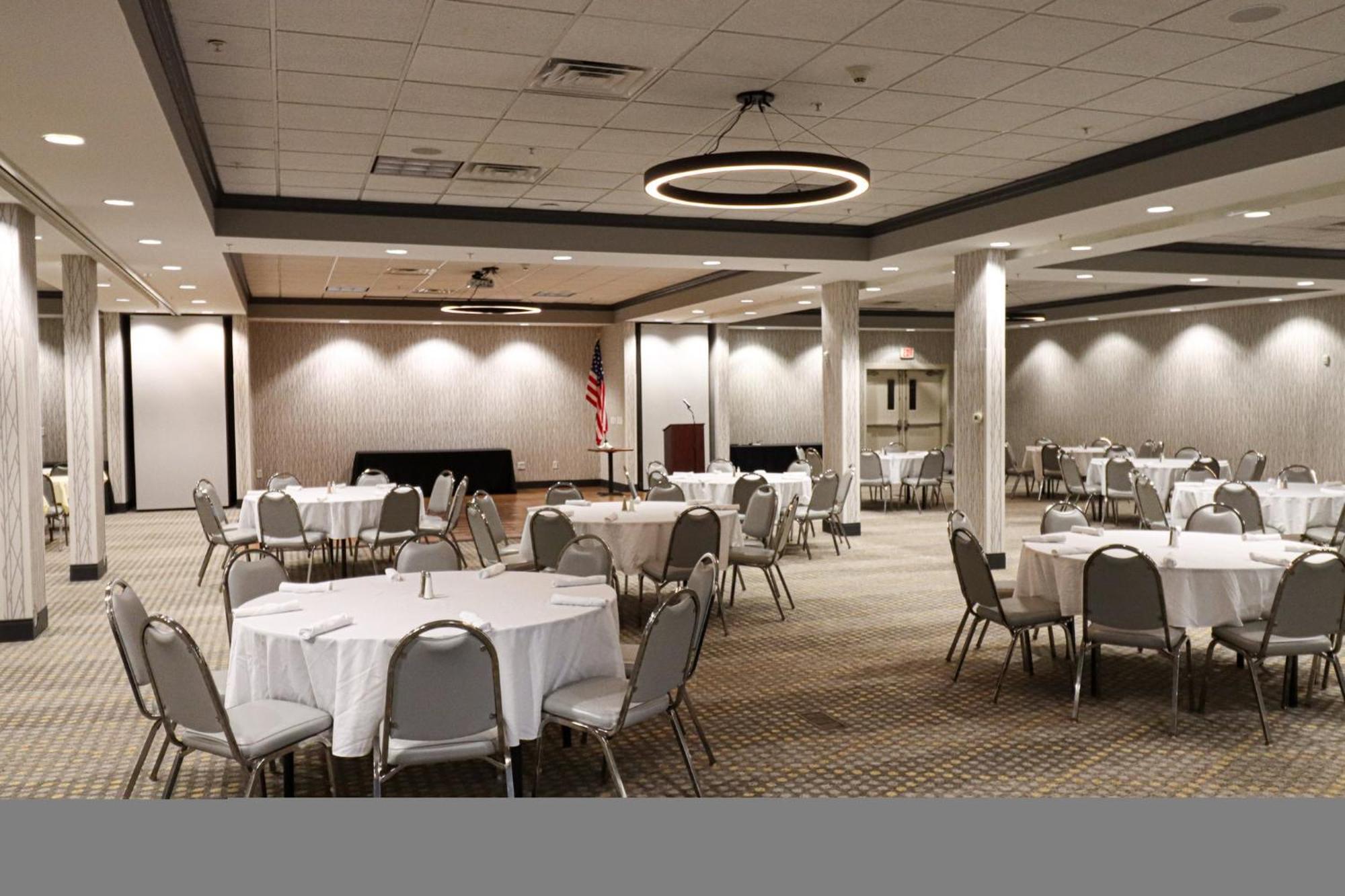 Holiday Inn Quincy By Ihg Εξωτερικό φωτογραφία