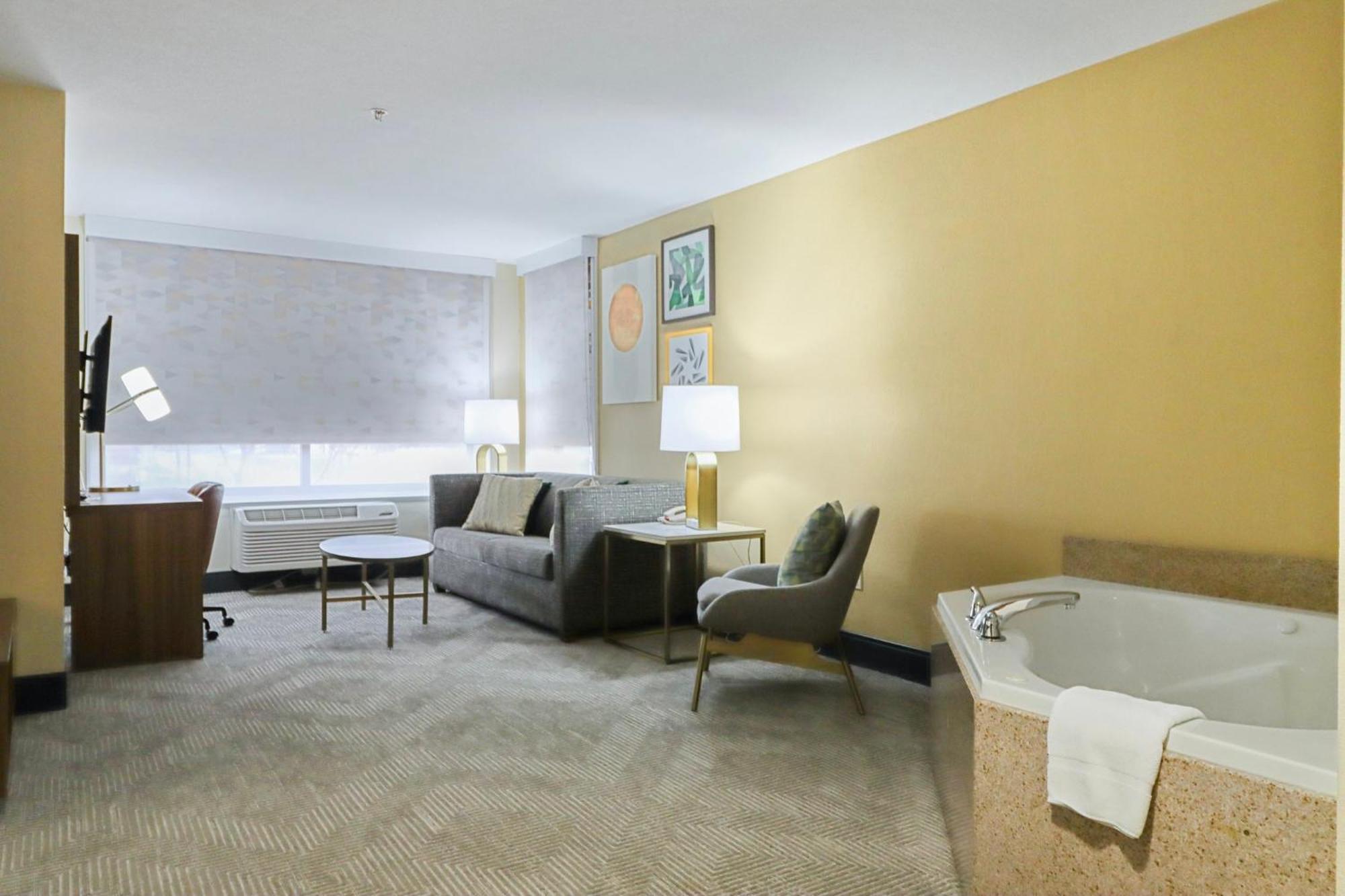Holiday Inn Quincy By Ihg Εξωτερικό φωτογραφία