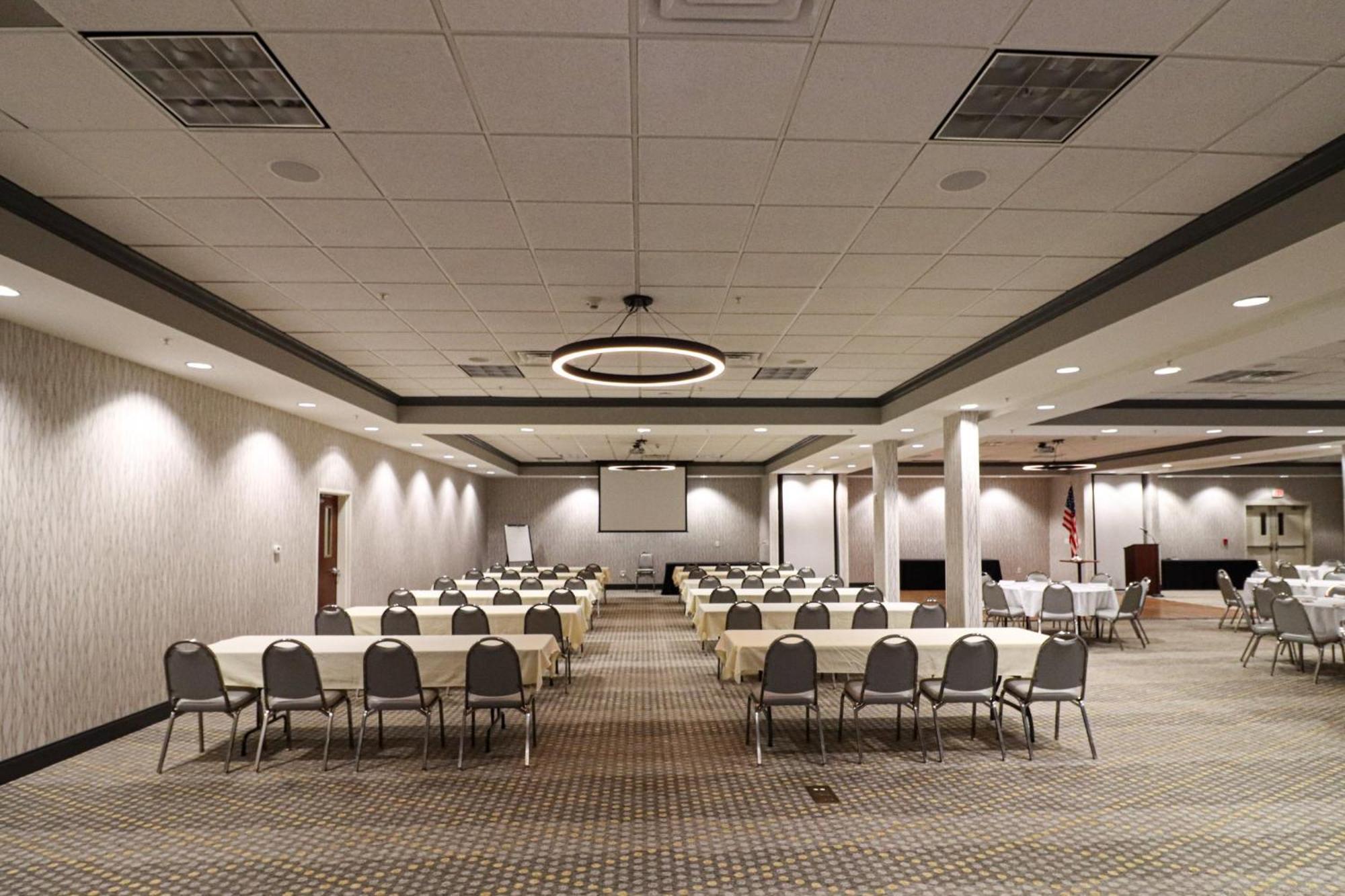 Holiday Inn Quincy By Ihg Εξωτερικό φωτογραφία